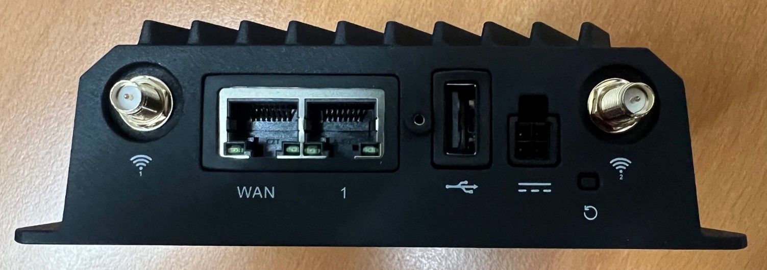 cradlepoint r980 5g路由器11